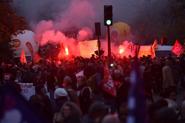 Франция протестует против реформ Макрона, фото AFP