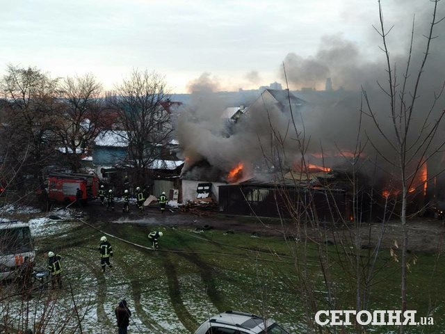 Пожар на Русановских садах