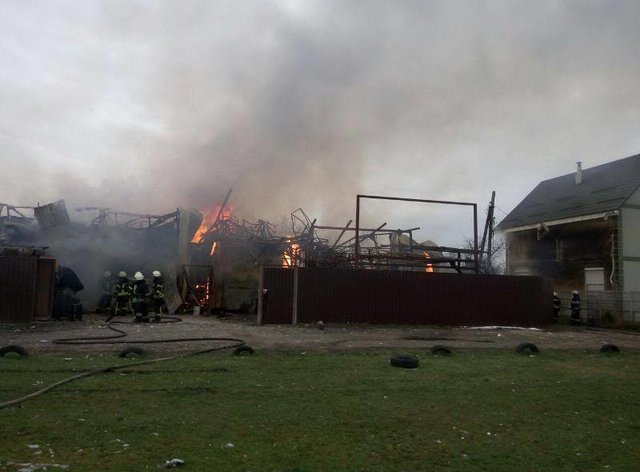 <p>Будинок згорів. Фото: facebook.com/MNS.GOV.UA</p>