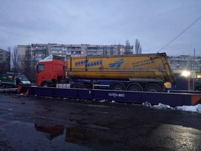 <p>Вантажівки будуть зважувати. Фото: kyivcity.gov.ua</p>