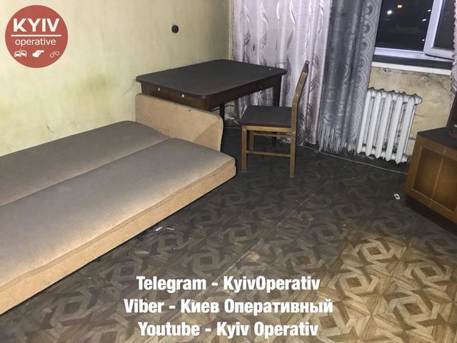 Мужчина развел костер в комнате. Фото: facebook.com/KyivOperativ