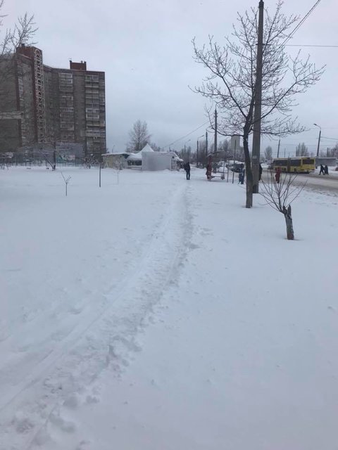 Снег на Троещине. Фото: facebook.com/KirilenkoSer