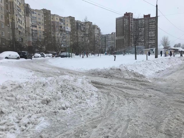 Снег на Троещине. Фото: facebook.com/KirilenkoSer