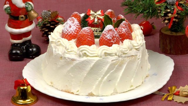 Как украсить новогодний торт