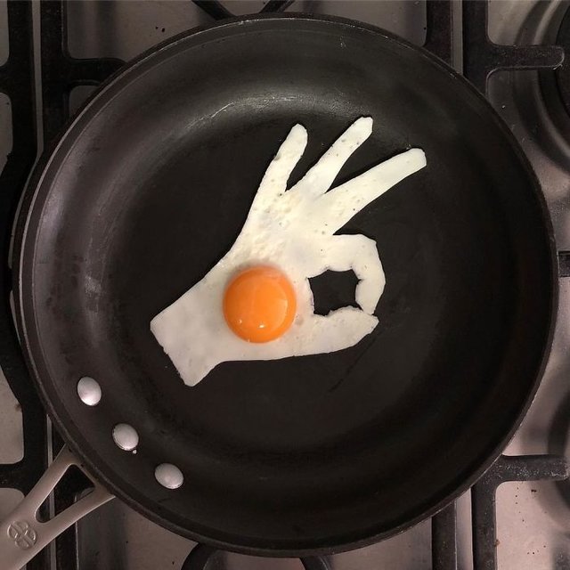 <p>Картини із смажених яєць Фото: eggshibit</p>