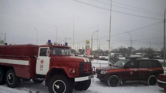 <p>Столичні рятувальники допомогли двом водіям автотранспорту. Фото: kyiv.dsns.gov.ua</p>