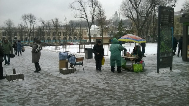 Вандалы с баллончиками "поработали" на Подоле. Фото: kyiv.depo.ua