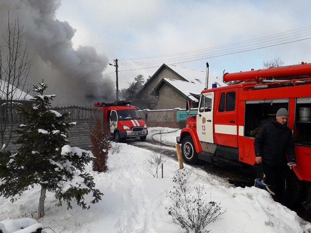 Пожар на Радистов. Фото: facebook.com/DSNSKyiv