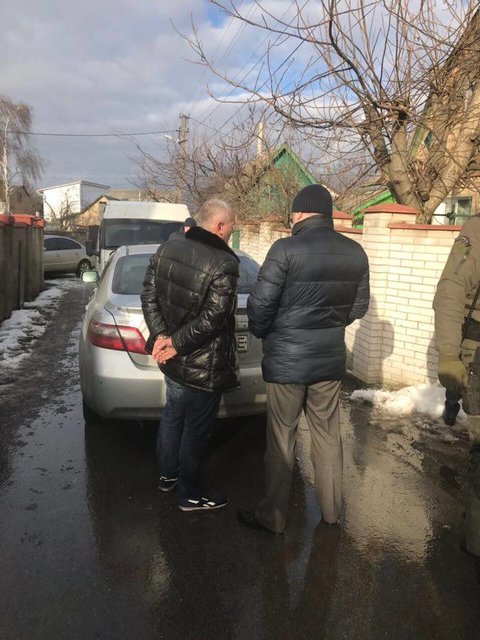 <p>Правоохоронці викрили групу наркоторговців. Фото: facebook.com/kyiv.gp.gov.ua</p>