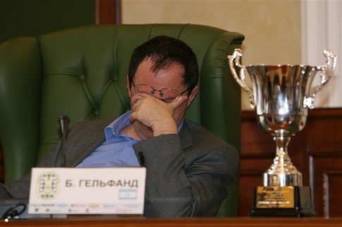 Подустал. Борис Гельфанд заснул прямо на пресс-конференции, фото А Лесик