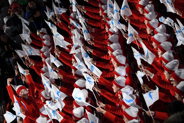 Фанатки из Северной Кореи. Фото AFP