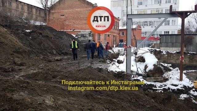 На стройке погиб мужчина. Фото: facebook.com/dtp.kiev.ua
