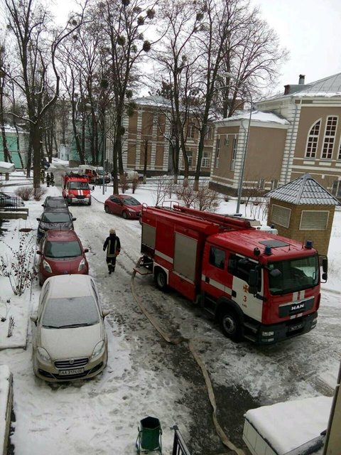 Люди в пожаре не пострадали. Фото: facebook.com/DSNSKyiv