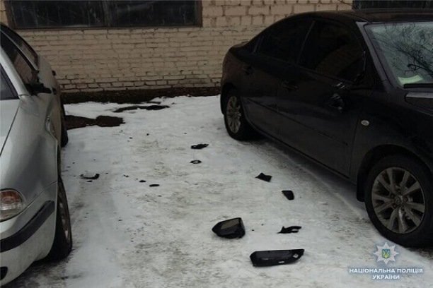 <p>Чоловік розбив 13 авто. Фото: kyiv.npu.gov.ua</p>
