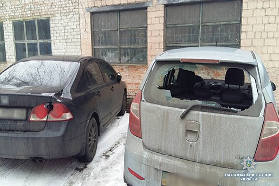<p>Чоловік розбив 13 авто. Фото: kyiv.npu.gov.ua</p>