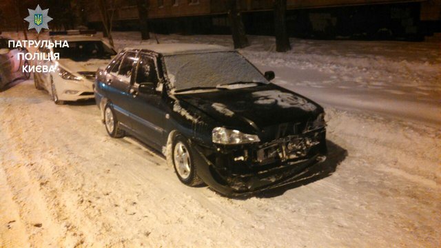 Водитель пытался дать взятку правоохранителю. Фото: facebook.com/patrolpolice.gov.ua