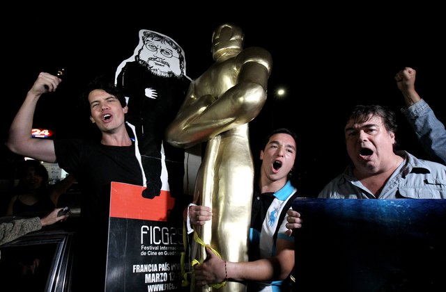 Як в Мексиці святкували "Оскар" Гільєрмо дель Торо (Гільером – мексиканець)