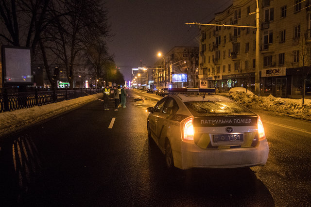 Chevrolet Lacetti сбил парня. Фото: kiev.informator.ua