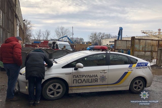 Тело младенца нашли на территории завода. Фото: kyiv.npu.gov.ua