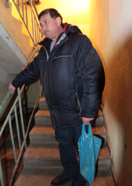 Лифт не работает. Жильцы 16-этажки на проспекте Маяковского,36/7, два месяца ходят пешком | Фото: Григорий Салай