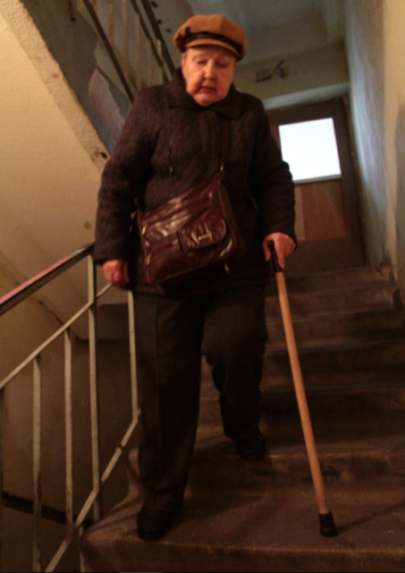Лифт не работает. Жильцы 16-этажки на проспекте Маяковского,36/7, два месяца ходят пешком | Фото: Григорий Салай