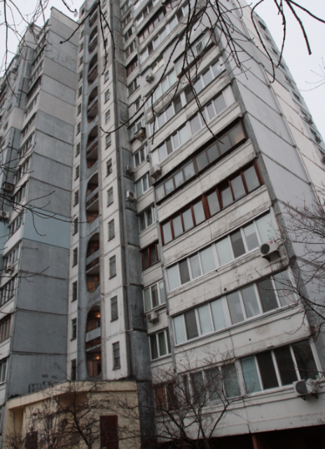 <p>Ліфт не працює. Мешканці 16-поверхівки на проспекті Маяковського, 36/7, два місяці ходять пішки</p> | Фото: Григорій Салай