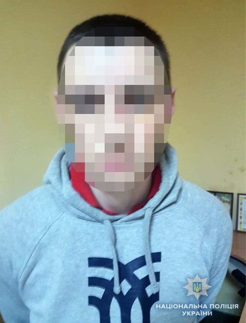 33-летний и 32-летний киевляне похитили мемориальную доску. Фото: kyiv.npu.gov.ua