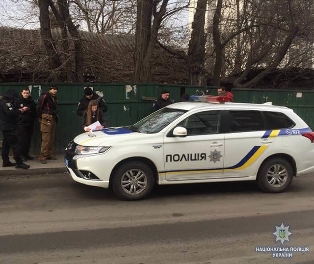 Полиция во время обыска нашла боеприпасы и наркотики. Фото: kyiv.npu.gov.ua