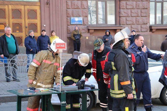 Спасатели ликвидировали серьезный пожар. Фото: facebook.com/DSNSKyiv