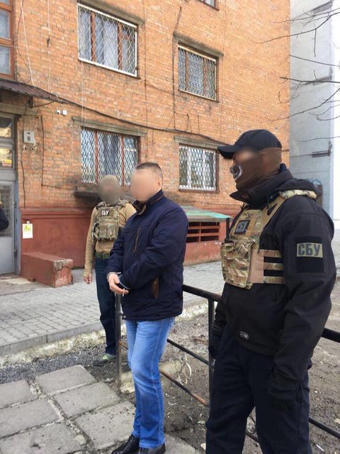 <p>Хабарників затримали. Фото: facebook.com/kyiv.gp.gov.ua</p>