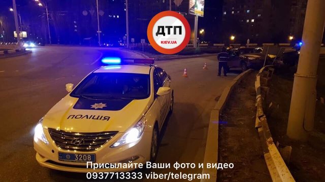 ДТП произошло на перекрестке ул. Маяковского и Драйзера. Фото: facebook.com/dtp.kiev.ua