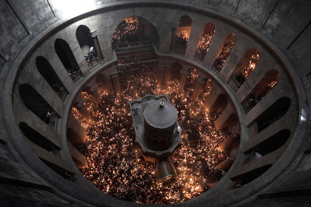 Схождение священного огня в Иерусалиме. Фото AFP