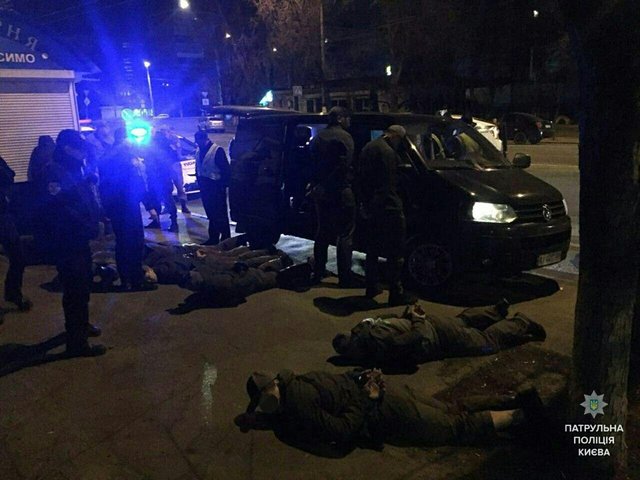 12 розбійників затримали. Фото: facebook.com/patrolpolice.gov.ua