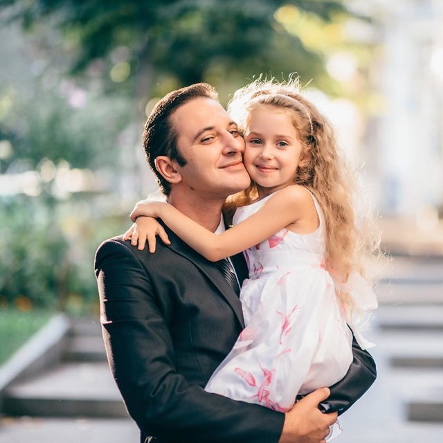 Валерий Ославский с дочерью.  | Фото: Фото: пресс-служба
