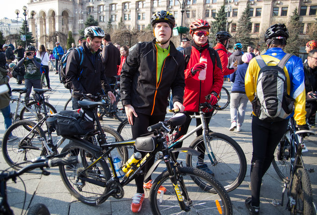 На Майдане собрались сотни велосипедистов. Фото: kyivcity.gov.ua