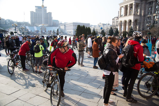 На Майдані зібралися сотні велосипедистів. Фото: kyivcity.gov.ua