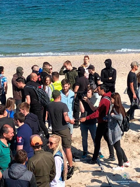 Активисты проверяли пляж. Фото: ГУ НП в Одесской области