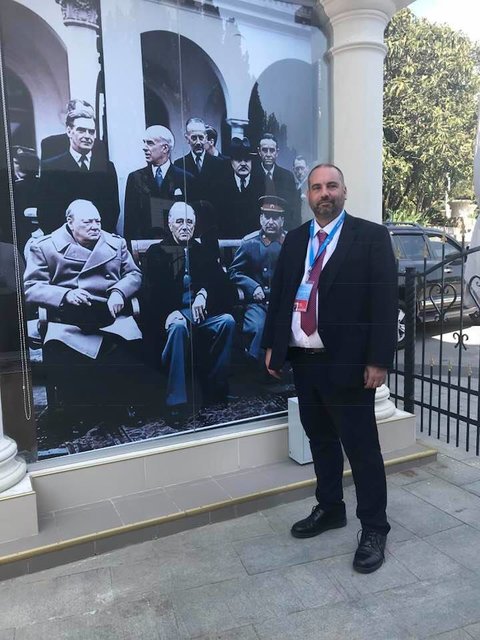 На "Ялтинской конференции" в Крыму. Фото: Facebook/Bill Etheridge