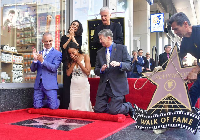 В Голливуде состоялась церемония вручения звезды на Аллее славы актрисе Зои Салдана | Фото: Фото: AFP