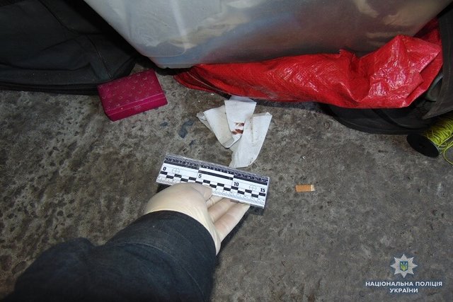 У гаражі знайшли мертвого чоловіка. Фото: kyiv.npu.gov.ua