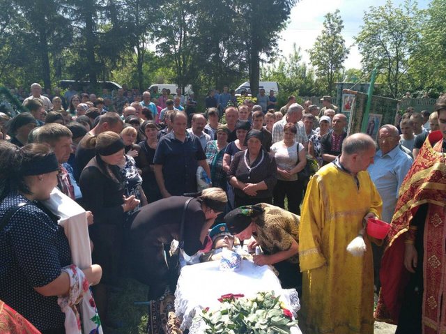 Хлопець загинув 30 квітня. Фото: facebook.com/Memorybook.org.ua, orthodox.vinnica.ua