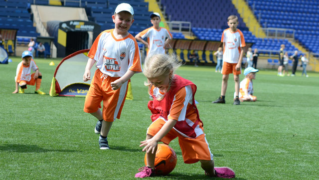 "Шахтер" провел в Харькове детский футбольный фестиваль