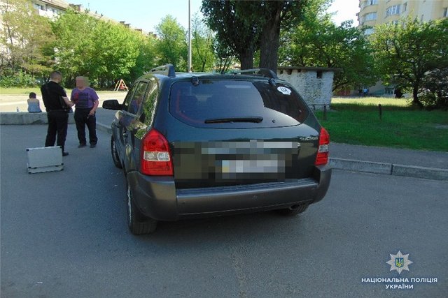 Правоохоронці затримали втікача. Фото: kyiv.npu.gov.ua