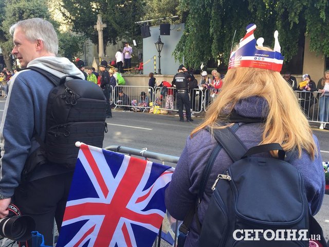 Британцы ждут принца Гарри и Меган Маркл | Фото: Фото: Анна Миронюк, телеканал "Украина"