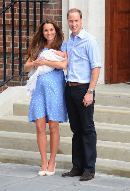 Кейт Міддлтон і принц Вільям з первістком, принцом Джорджем | Фото: Фото:  Getty