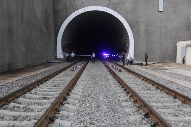 Во время открытия тоннеля. Фото: соцсети, ЛОГА