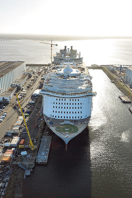 18 палуб гиганта для 10 тысяч человек. Фото: Royal Caribbean