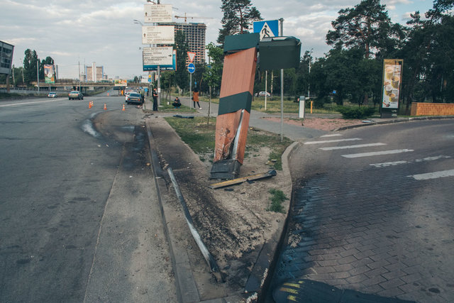 ДТП на Броварському проспекті. Фото: kiev.informator.ua