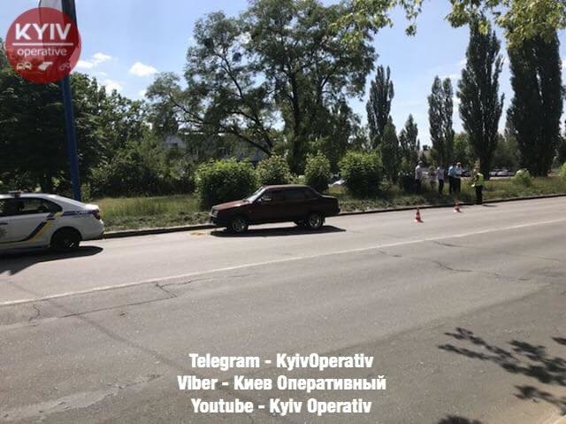 Хлопець загинув під колесами авто. Фото: facebook.com/KyivOperativ