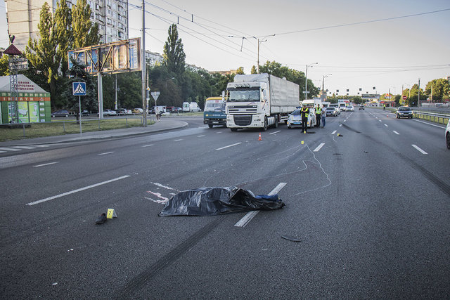 Чоловік загинув на місці. Фото: kiev.informator.ua